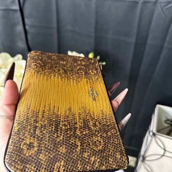 coach wristlet large - Picture 5 of 5